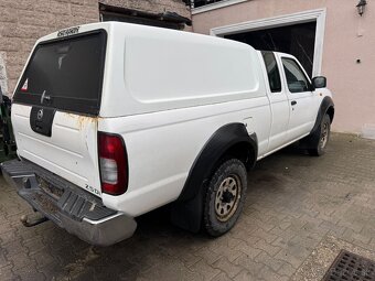 NISSAN NAVARA 2,5TD 4X4 KLÍMA ŤAŽNÉ 2006 ROK - 9