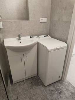 2 izbový byt na začiatku Petržalky - 9