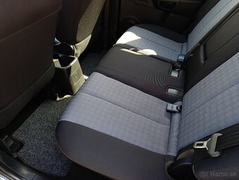 Kia Venga 1.4CRDI M6 16V My WORLD edícia. Rodinné auto. - 9