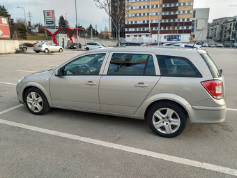 Opel Astra Caravan 1.9 CDTI 88KW 10/2010 - 9