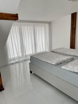 Exkluzívny 2-izbový byt s terasou, záhradkou a panoramatický - 9