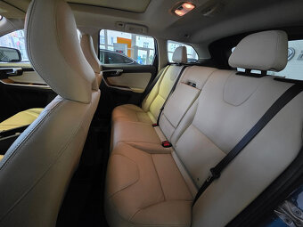 Volvo XC60 D4 2.4 Drive-E Summum Geartronic AWD - 9