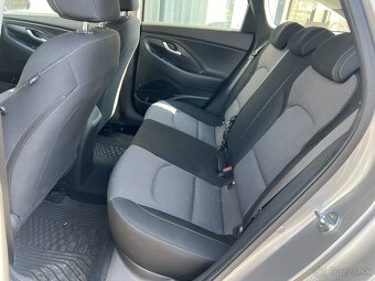 Hyundai i30 Combi 1.5 DPI 80kw benzin - 9