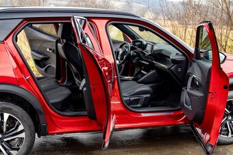 Peugeot 2008 GT 1,2 Turbo 8AT 96kW (odp.DPH, len 18 000 km) - 9
