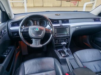 ŠKODA SUPERB 2.0 TDI COMBI 125kW DSG OUTDOOR - 9