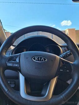 Kia Rio - 9