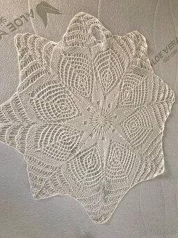 Vyšívané obrusy - 9