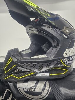 Predám celocarbonovú prilbu Just 1, velkosť M - 9