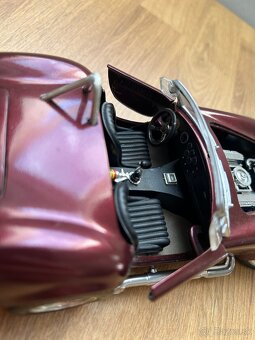 Shelby Cobra 427 1:18 Road tough - 9