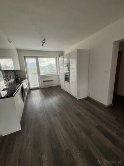 Predaj veľký 3 izbový byt s 2 balkónmi - 9