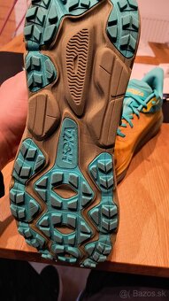 HOKA botasky - 9