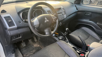 377. MITSUBISHI OUTLANDER 2.2 Di-D 4N14 - 9