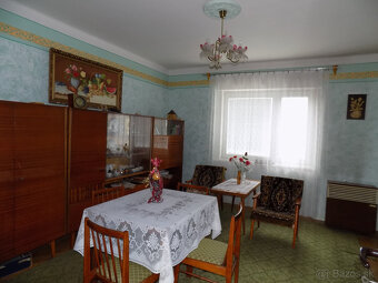 Na predaj 3 izb tehlový dom v centre obce Strekov pri Štúrov - 9