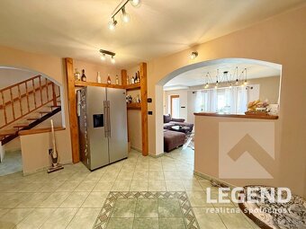 Veľký dom 5i+1 RD v Krajnom - 455m2, garáž, veľká terasa - 9