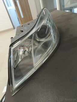 Ľavé predné svetlo Škoda Octávia 2. - 9