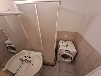 1 izb. byt na začiatku Petržalky - 9