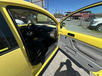 Volkswagen New Beetle 2.0 - 9