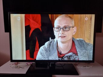 Predám LED TV SAMSUNG UE32F4000AW HD ready - 9