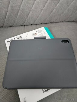 Logitech Slim Folio - Kryt s klavesnicou pre iPad [10th gen] - 9