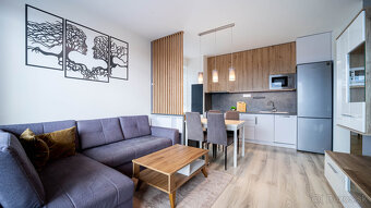 Štýlový kompletne zariadený 2izb byt s balkónom a parkovaním - 9
