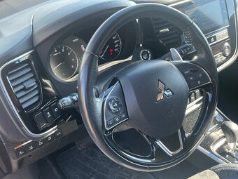 Mitsubishi Outlander 4x4 benzin automat SK 7 miest 2019 - 9