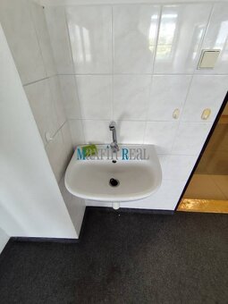 Trojkancelária - presklená v Nitre - 9