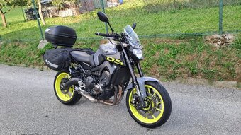 Yamaha MT09 - 9