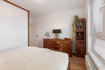 ZNÍŽENÁ CENA Nadštandardný 3-izbový byt s balkónom - 9