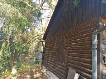 Na predaj zrubová chata so záhradou 1633 m2 v obci Bartošová - 9