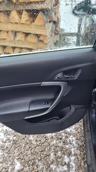 Opel insignia 2l 118kw - nepojazdne - 9