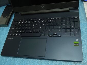 Herní HP Victus 15 IPS 6.Jádro Ryzen 5600 GTX1650 16GB 1TB - 9