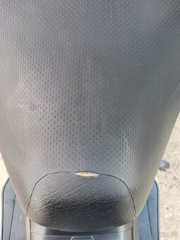 Suzuki Burgman AN 400 - 9