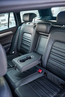 VW Passat R-LINE DSG Ťažné Virtual CarPlay ACC Lane-assist - 9