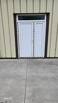 Na predaj samostatný skladový areál o výmere 900m2+2085m2 BA - 9