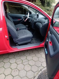 Predám Toyota Yaris,r.v 2004, 3 dverová - 9
