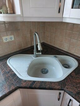 moderná kuchynská linka so spotrebičmi - 9