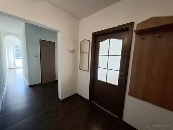 Na predaj veľkometr. 75m2, 2 izb byt Handlová - 9