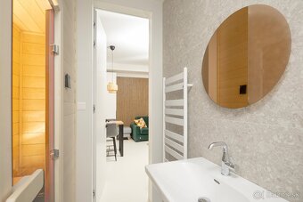 Štýlový dvojizbový apartmán v projekte LEBENSKI v centre Vys - 9