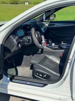 BMW 530xD G30 PLNÁ VÝBAVA - 9