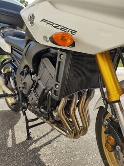 Yamaha FZ8 Fazer - 9