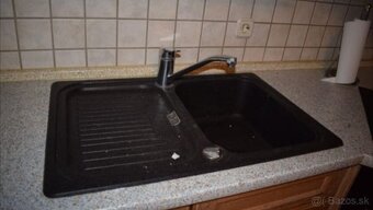 Venkovská kuchyně světlý dub masiv se spotřebiči,5567 - 9