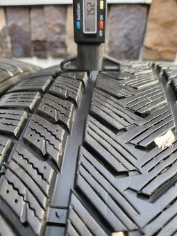 255/40 R21 Gripmax zimne pneumatiky - 9