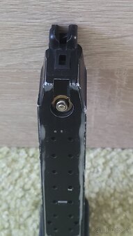 Predám airsoft Glock 17 WE - 9