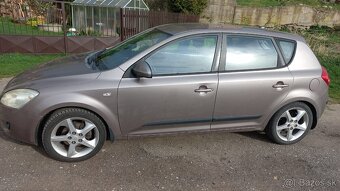 Prenájom vozidla KIA cee’d – spoľahlivé a úsporné auto - 9