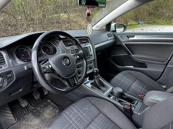 Volkswagen Golf Variant - 9