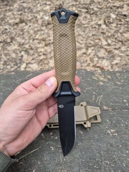 Nôž Gerber strongarm USA - 9