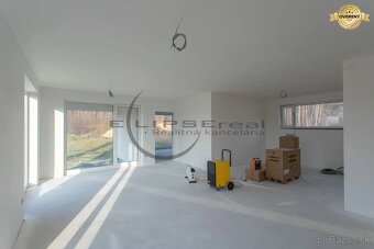 Moderná 4i novostavba pri lese - 9