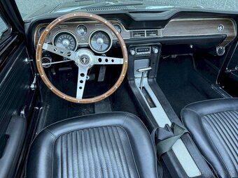 Ford Mustang Convertible z roku 1968 - 9