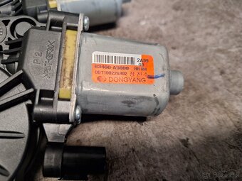 Predám na hyundai i30 veci do dverí  2012 - 9