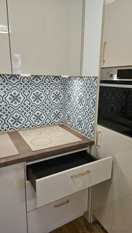 Luxusna plne zariadena garsonka - 9